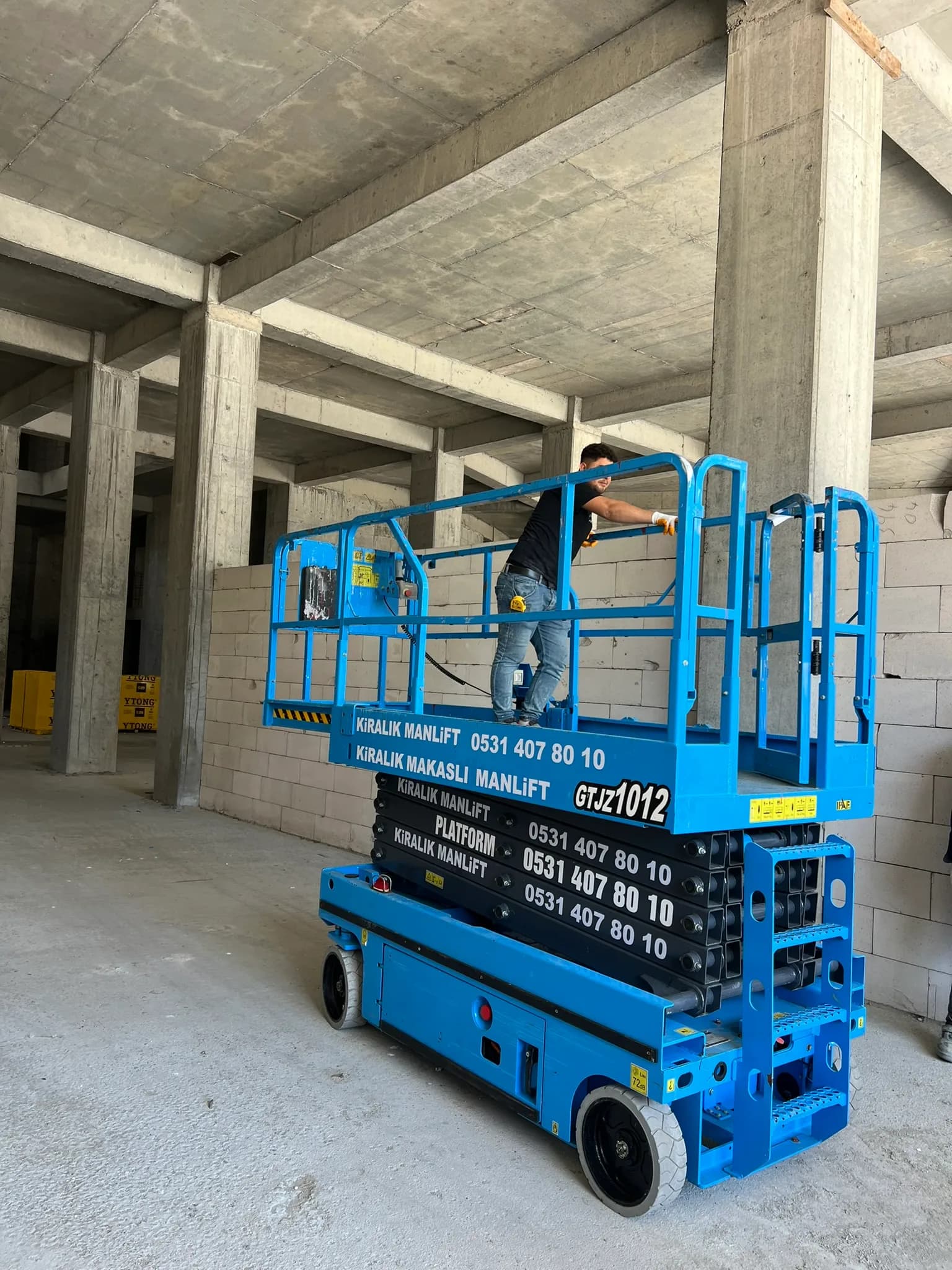 12 Metre Akülü Makaslı Platform kiralama